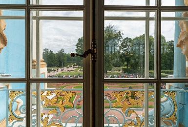 白天游戏策划，晚上酒吧老板：年入千万，20岁小伙有赚钱挂！